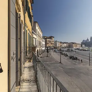 Palazzo Carpediem-prato Della Valle , Padua Italien
